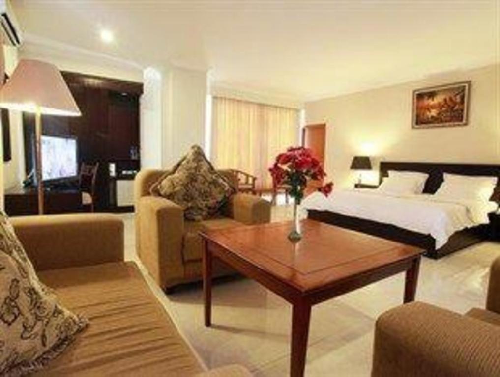 Horison Plaza Tegal Hotel Exterior foto