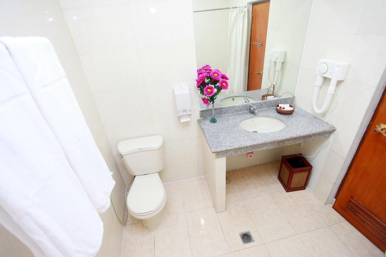 Horison Plaza Tegal Hotel Exterior foto
