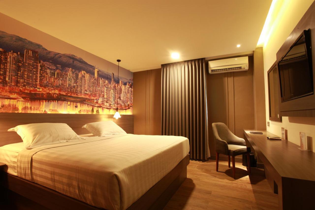Horison Plaza Tegal Hotel Exterior foto
